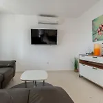 Sv. Ilija Apartment *